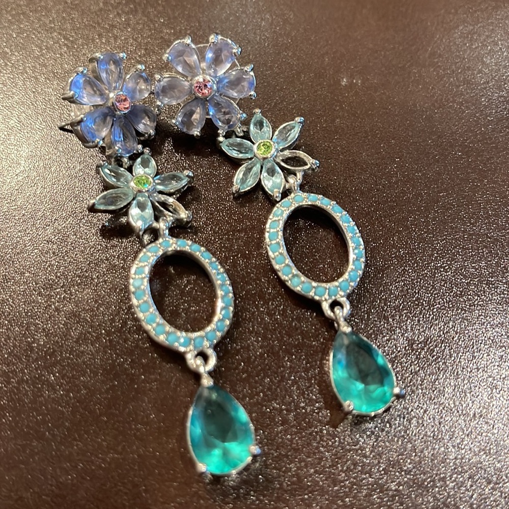 Earrings - Picture 2 of 3
